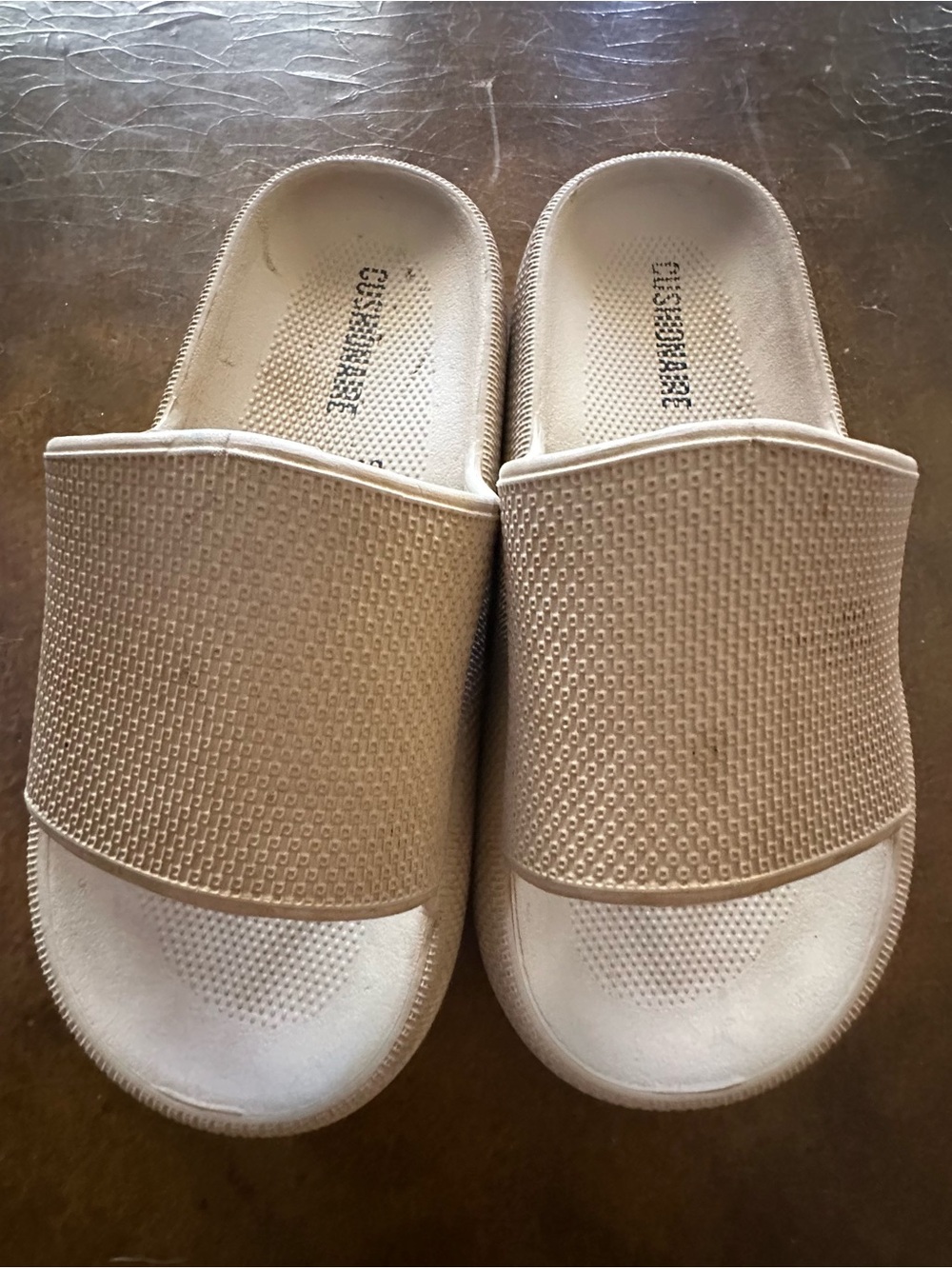 Cushionaire Tan Slides size 2